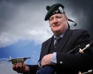 Gordon McCready with the Glenfiddich sponsored prize at the 2014 Atholl Gathering.