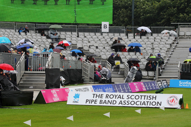 The scene at the rainy 2016 Friday Grade 1 World's qualifier.