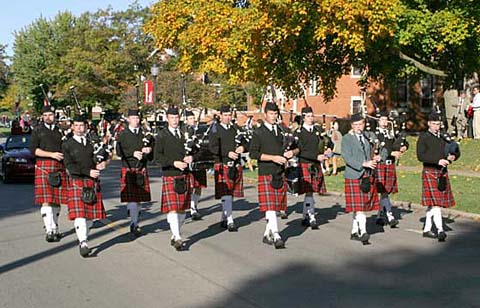 Piping and drumming scholarships going unused at Monmouth College