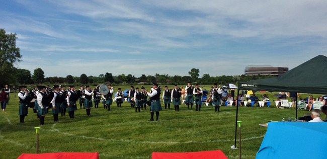 Greater Midwest competing in concert formation at the 2016 Chicago Highland Games.