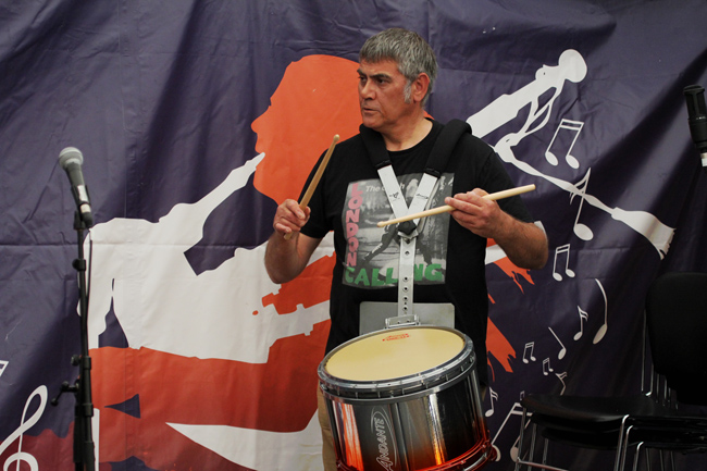 People Ford Boghall & Bathgate Caledonia Leading-Drummer Gordon Brown playing the Pipes+Drums Recital, sponsored by pipes|drums Magazine.