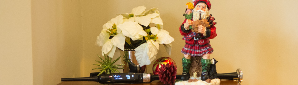 Merry Christmas, Happy Hols from pipes|drums!