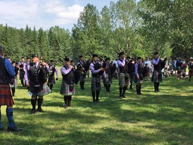 Rocky Mountain Pipe Band beating the heat at Edmonton.