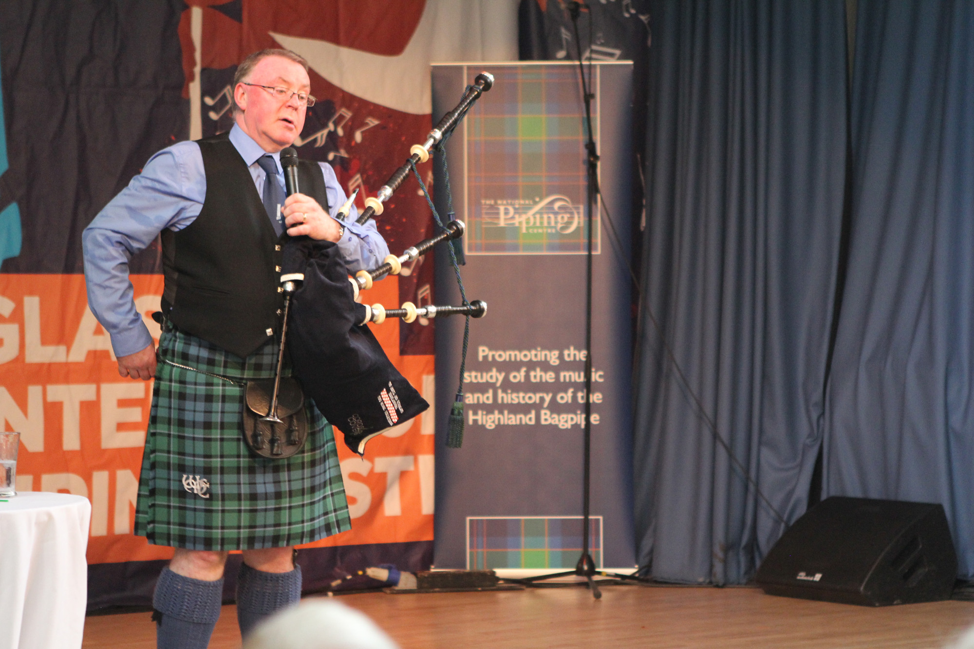 Masterful treatment pipes drums
