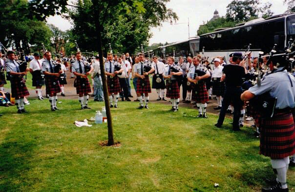 Victoria Police tuning at the 1998 World Championships.