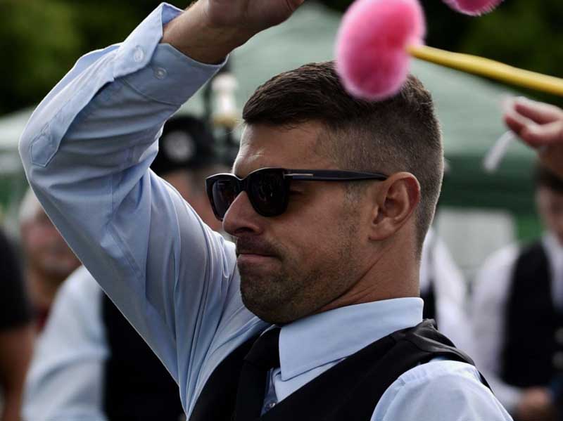 Fry joins Australia’s Hawthorn . . . on bass