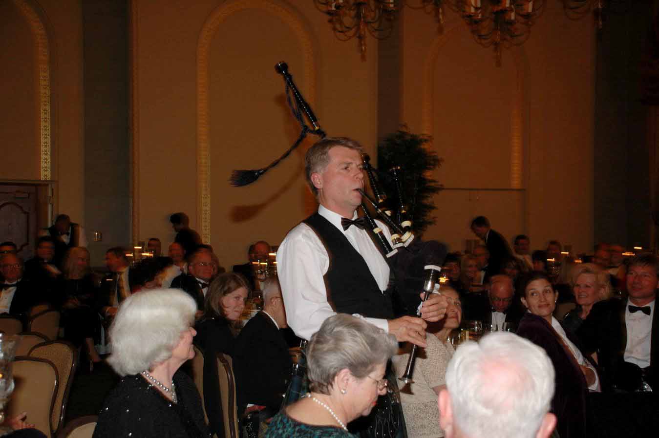 Jack Lee performing in the 2008 Dan Reid.