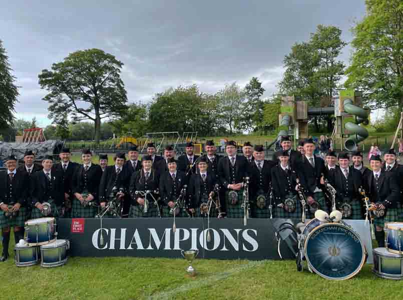 Undefeated Grade 4B Kilbarchan celebrated by local government officials