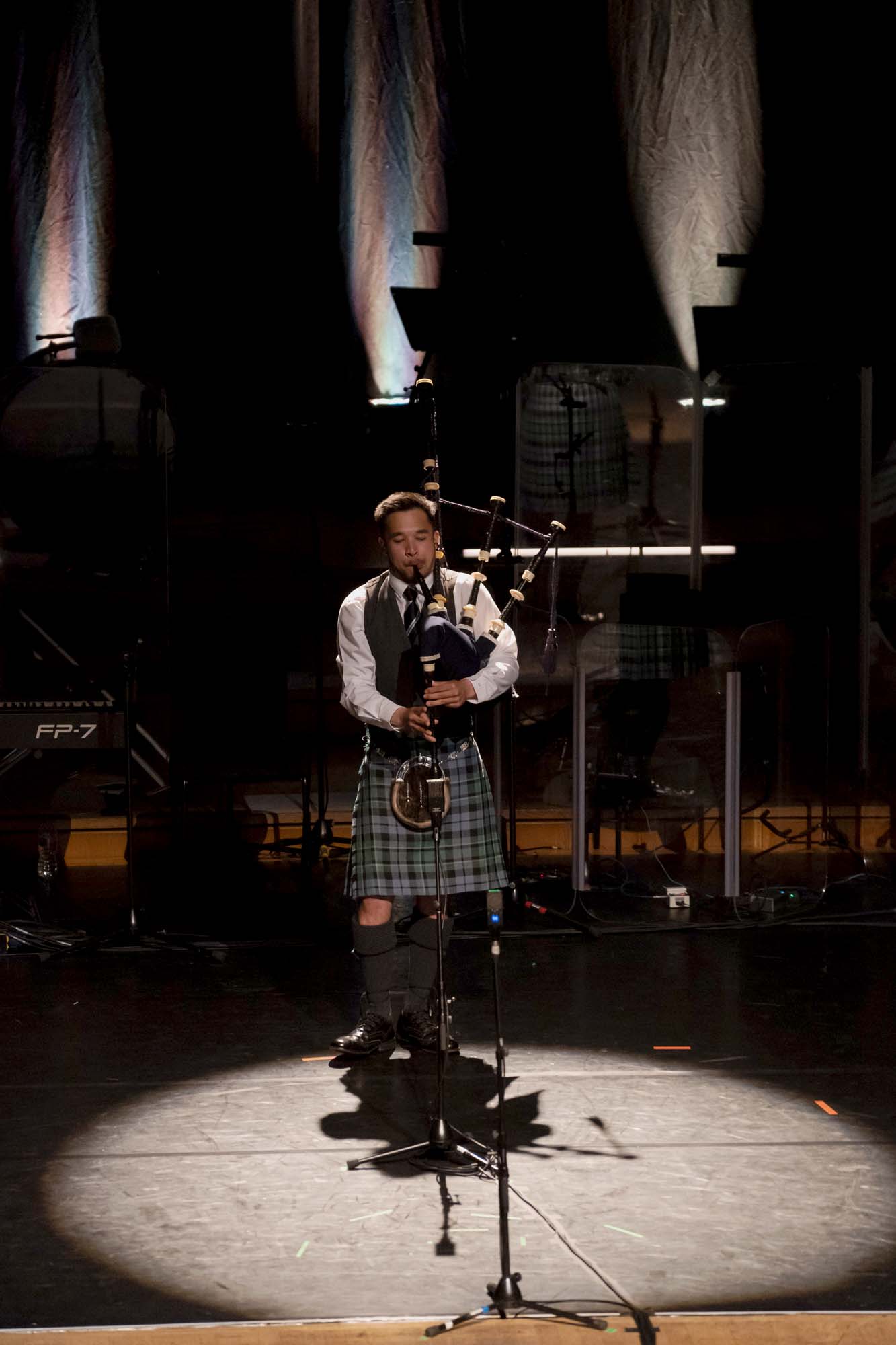 Yeah I was there. John Cairns reviews Inveraray District s pre World s concert A Night in That Land pipes drums