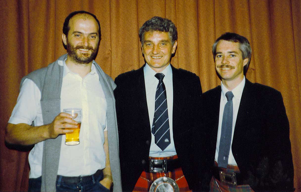 Robert Wallace (left) and Jim McGillivray (right) with Andrew Wright in 1985. They were both pupils of Wright and won the Highland Society of London Gold Medal at Oban and Inverness, respectively, that year.