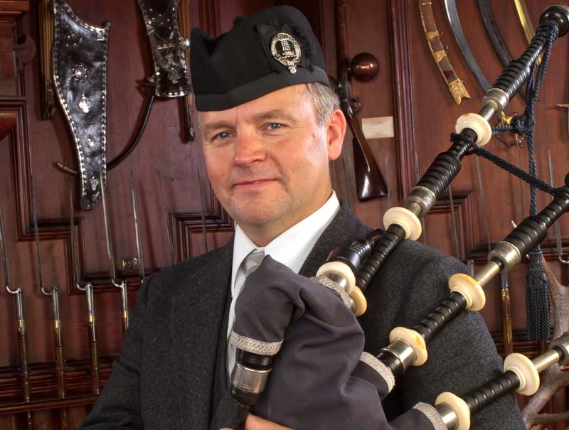 Stuart liddell bagpipes top