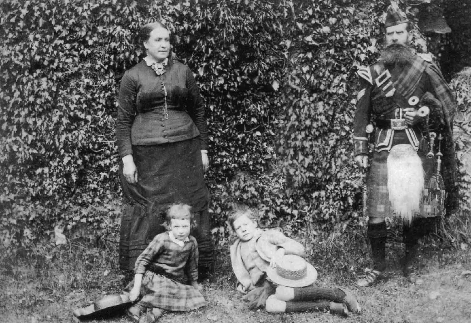 Annie Campbell with parents and brother Duncan.