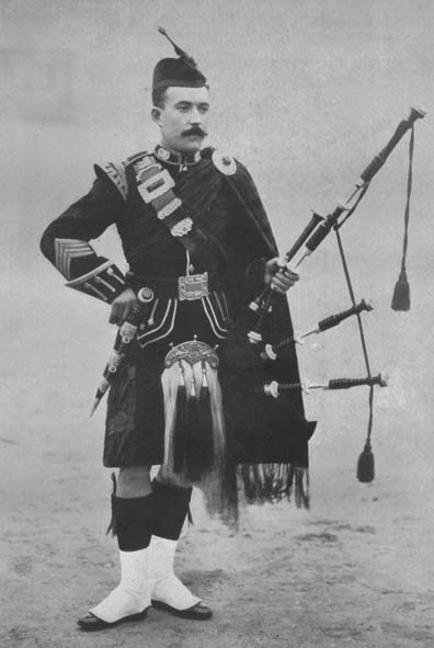 Pipe-Major Colin Thompson: the real deal.