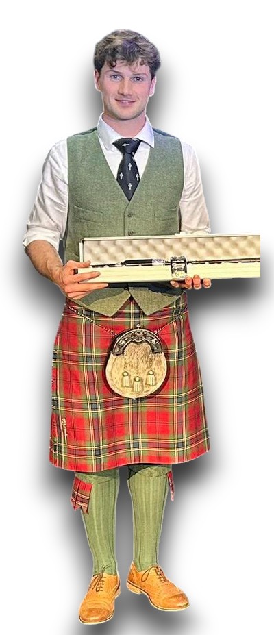 Hamish Hepburn with the 2025 NZ Silver Chanter