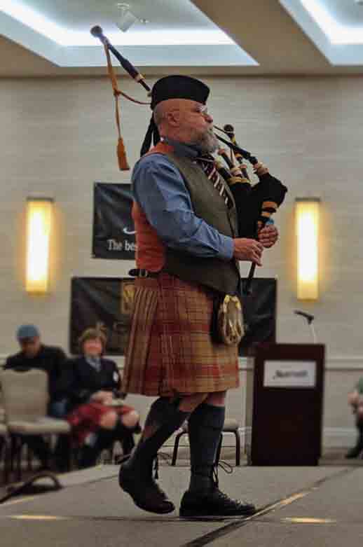 Reedmaker Chris Apps competing in January 2020.
