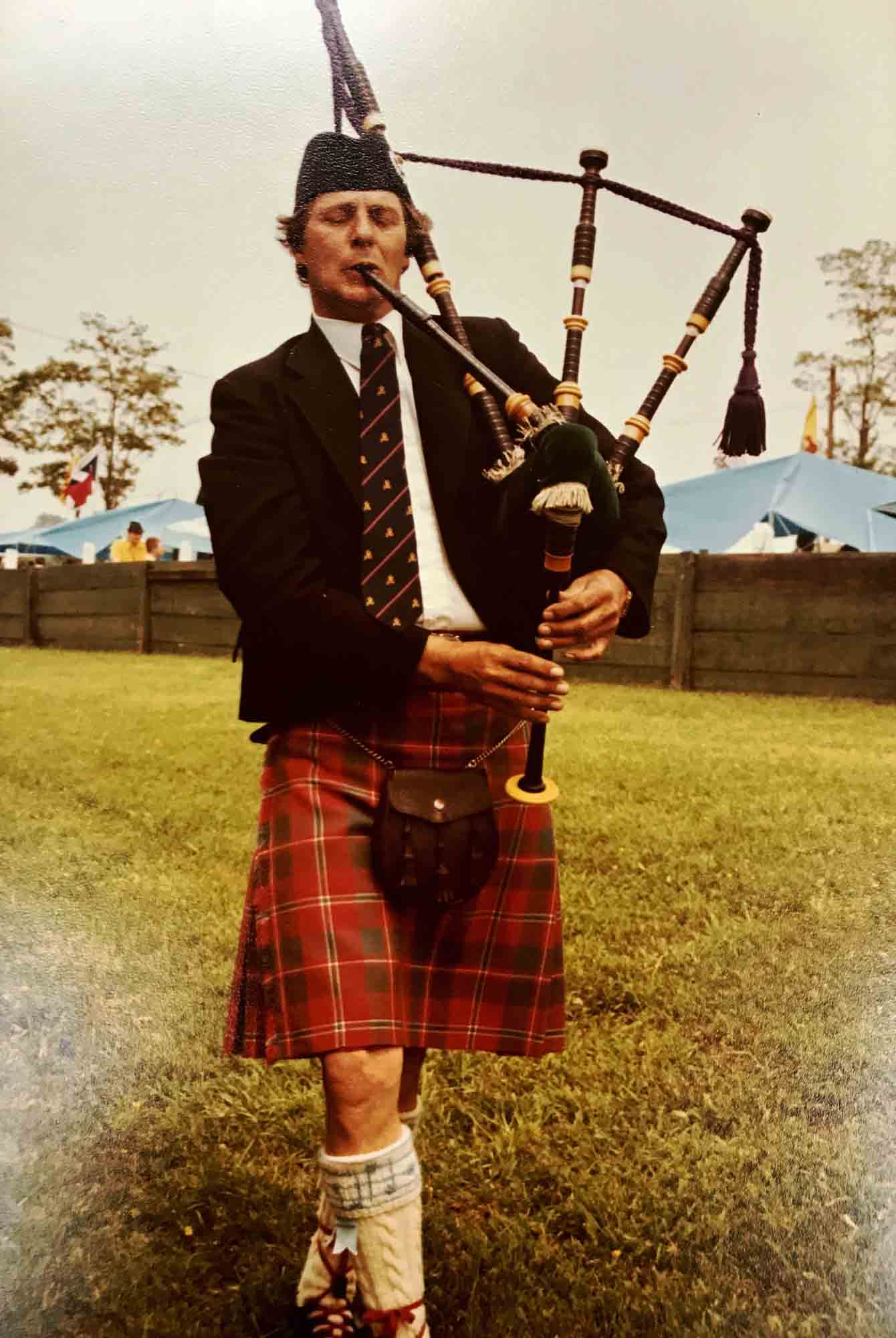 Roddy MacDonald playing the MacDougall of Aberfeldy drones that became the pattern for Dave Atherton's bespoke pipes.